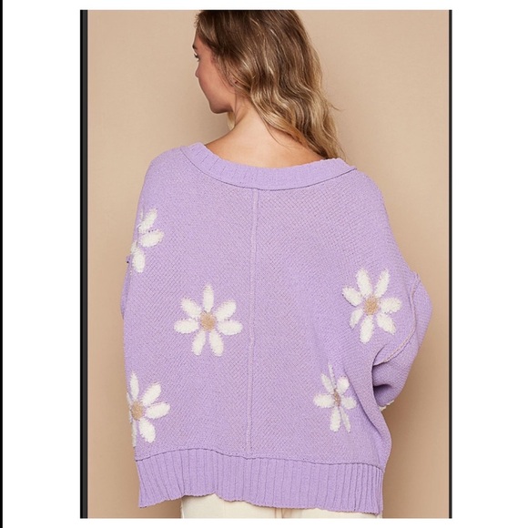 $40 start 166 2 LEFT ⬇️POL Soft Berber floral sweater - Picture 5 of 7